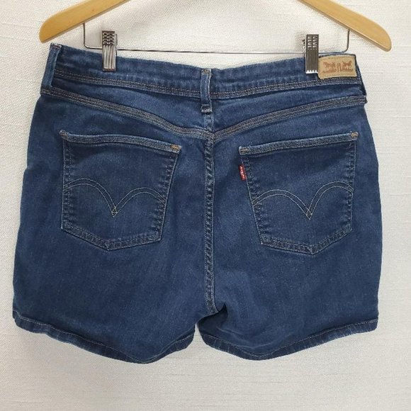 Levis Jean Shorts Womens 12 Blue Denim Medium Wash 4 Inch Inseam - Picture 2 of 9